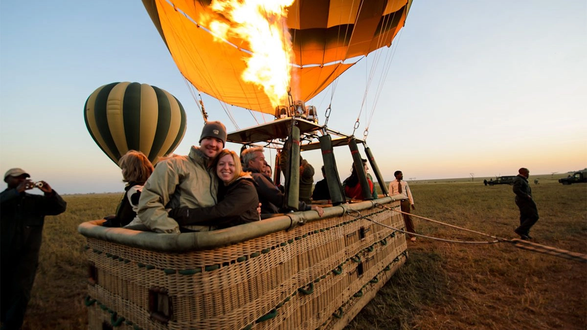 Serengeti-Hot-air-balloon-Tanzania-1200x675